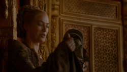 extant_GameOfThrones_4x02-TheLionAndTheRose_3593