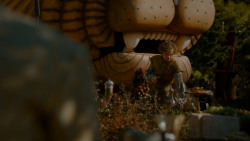 extant_GameOfThrones_4x02-TheLionAndTheRose_3604