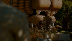 extant_GameOfThrones_4x02-TheLionAndTheRose_3607