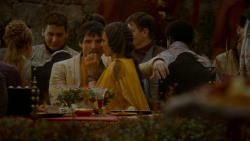extant_GameOfThrones_4x02-TheLionAndTheRose_3608
