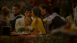 extant_GameOfThrones_4x02-TheLionAndTheRose_3609