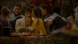 extant_GameOfThrones_4x02-TheLionAndTheRose_3610