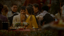 extant_GameOfThrones_4x02-TheLionAndTheRose_3611