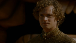 extant_GameOfThrones_4x02-TheLionAndTheRose_3613