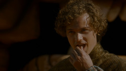extant_GameOfThrones_4x02-TheLionAndTheRose_3617
