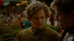 extant_GameOfThrones_4x02-TheLionAndTheRose_3630