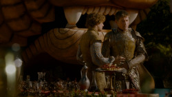 extant_GameOfThrones_4x02-TheLionAndTheRose_3632