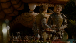 extant_GameOfThrones_4x02-TheLionAndTheRose_3633