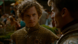 extant_GameOfThrones_4x02-TheLionAndTheRose_3634