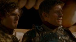 extant_GameOfThrones_4x02-TheLionAndTheRose_3637