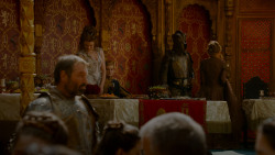 extant_GameOfThrones_4x02-TheLionAndTheRose_3645
