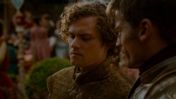 extant_GameOfThrones_4x02-TheLionAndTheRose_3650