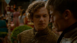 extant_GameOfThrones_4x02-TheLionAndTheRose_3654