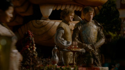 extant_GameOfThrones_4x02-TheLionAndTheRose_3656