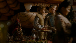 extant_GameOfThrones_4x02-TheLionAndTheRose_3658
