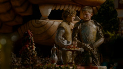 extant_GameOfThrones_4x02-TheLionAndTheRose_3660