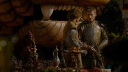 extant_GameOfThrones_4x02-TheLionAndTheRose_3662