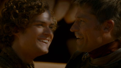 extant_GameOfThrones_4x02-TheLionAndTheRose_3669