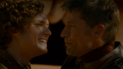 extant_GameOfThrones_4x02-TheLionAndTheRose_3670