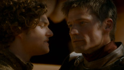 extant_GameOfThrones_4x02-TheLionAndTheRose_3676