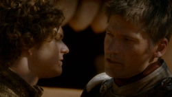 extant_GameOfThrones_4x02-TheLionAndTheRose_3682