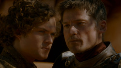 extant_GameOfThrones_4x02-TheLionAndTheRose_3689