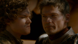 extant_GameOfThrones_4x02-TheLionAndTheRose_3697