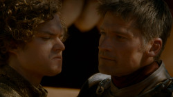 extant_GameOfThrones_4x02-TheLionAndTheRose_3701