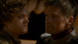 extant_GameOfThrones_4x02-TheLionAndTheRose_3702