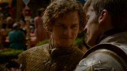 extant_GameOfThrones_4x02-TheLionAndTheRose_3705