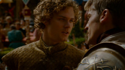extant_GameOfThrones_4x02-TheLionAndTheRose_3708