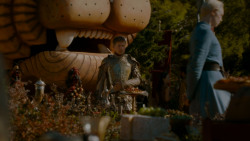 extant_GameOfThrones_4x02-TheLionAndTheRose_3724