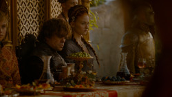 extant_GameOfThrones_4x02-TheLionAndTheRose_3726