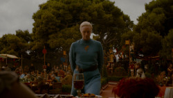 extant_GameOfThrones_4x02-TheLionAndTheRose_3729
