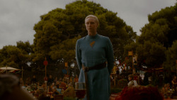 extant_GameOfThrones_4x02-TheLionAndTheRose_3730