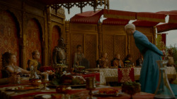 extant_GameOfThrones_4x02-TheLionAndTheRose_3732