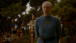extant_GameOfThrones_4x02-TheLionAndTheRose_3735