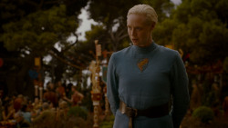 extant_GameOfThrones_4x02-TheLionAndTheRose_3737