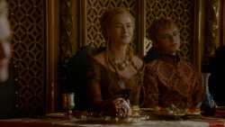 extant_GameOfThrones_4x02-TheLionAndTheRose_3739