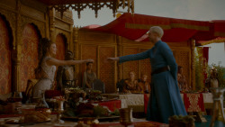 extant_GameOfThrones_4x02-TheLionAndTheRose_3743