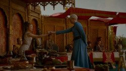extant_GameOfThrones_4x02-TheLionAndTheRose_3745