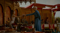 extant_GameOfThrones_4x02-TheLionAndTheRose_3747