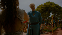 extant_GameOfThrones_4x02-TheLionAndTheRose_3749