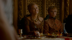 extant_GameOfThrones_4x02-TheLionAndTheRose_3754