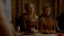 extant_GameOfThrones_4x02-TheLionAndTheRose_3761