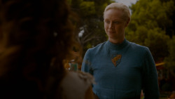 extant_GameOfThrones_4x02-TheLionAndTheRose_3766