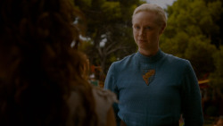 extant_GameOfThrones_4x02-TheLionAndTheRose_3768