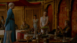 extant_GameOfThrones_4x02-TheLionAndTheRose_3769