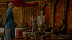 extant_GameOfThrones_4x02-TheLionAndTheRose_3770
