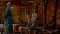 extant_GameOfThrones_4x02-TheLionAndTheRose_3771
